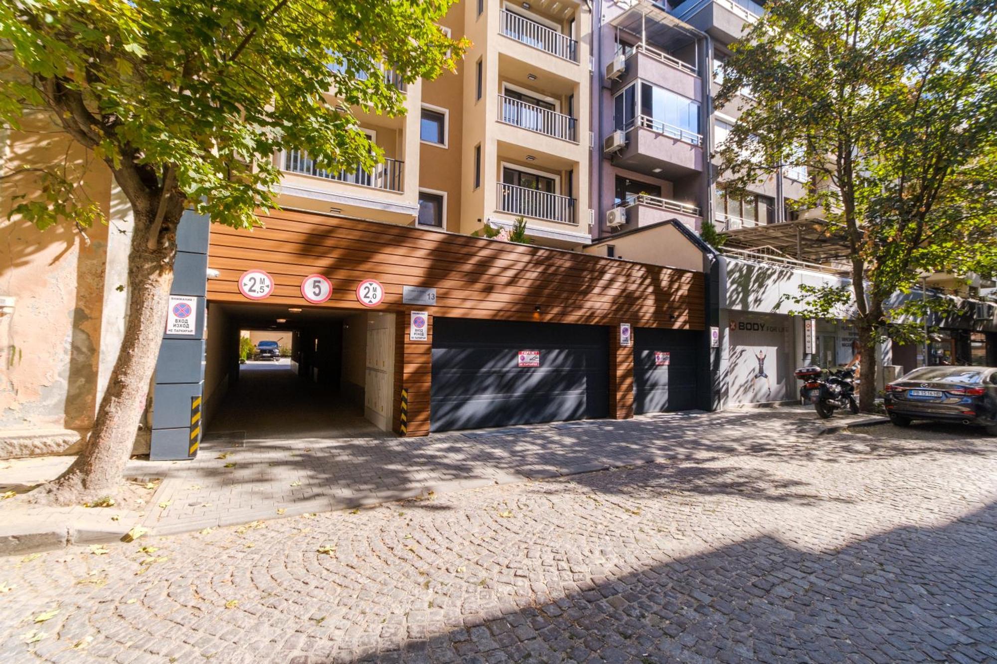 Ldv 13 1-Bedroom Apartments Free Private Parking Plovdiv Exterior photo